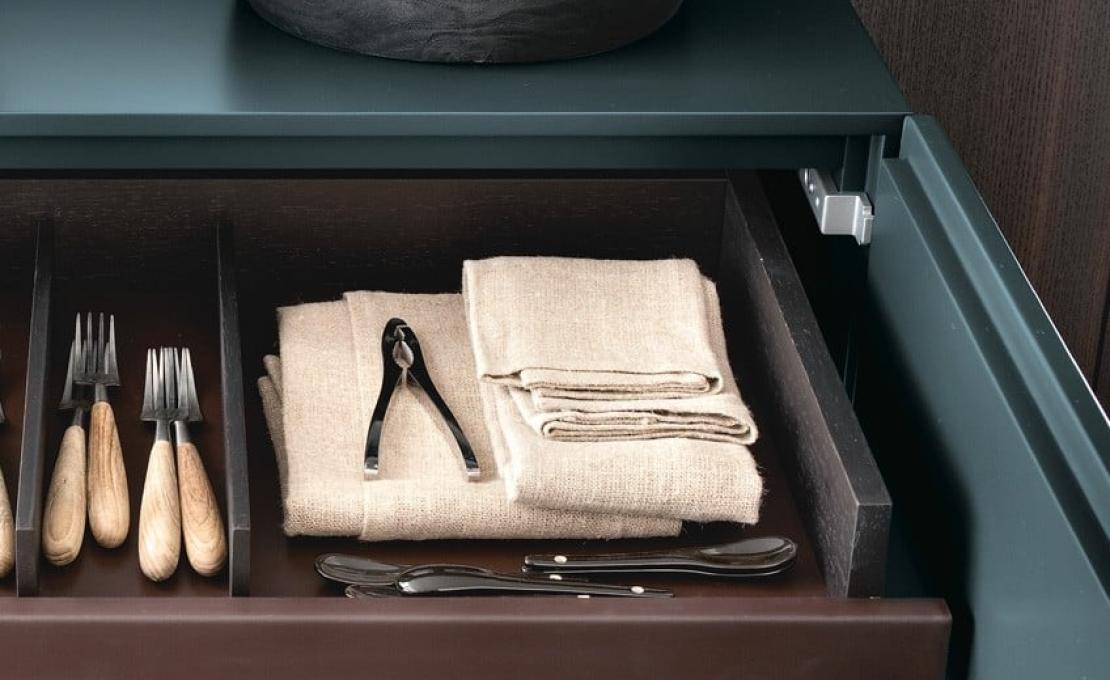 Сервант от фабрики Poliform модель MFR1