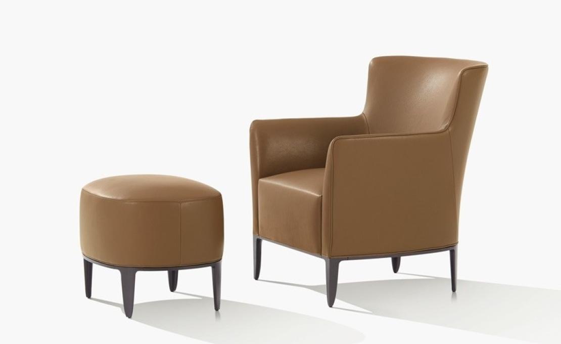 Кресло от фабрики Poliform модель Gentleman Arm