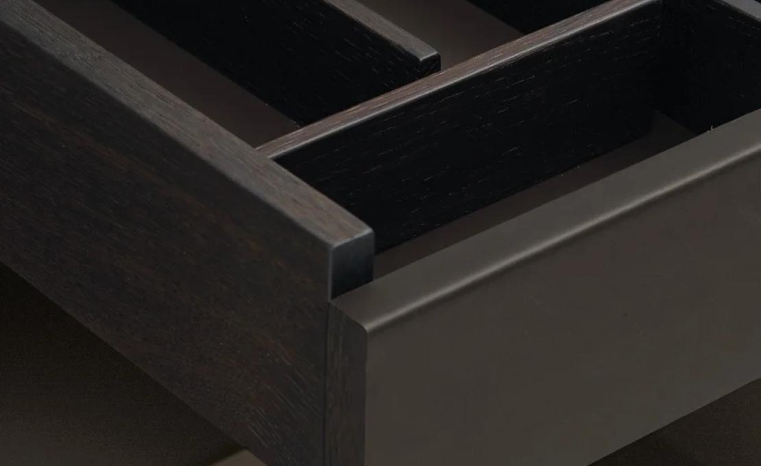 Сервант от фабрики Poliform модель Free Sideboard 