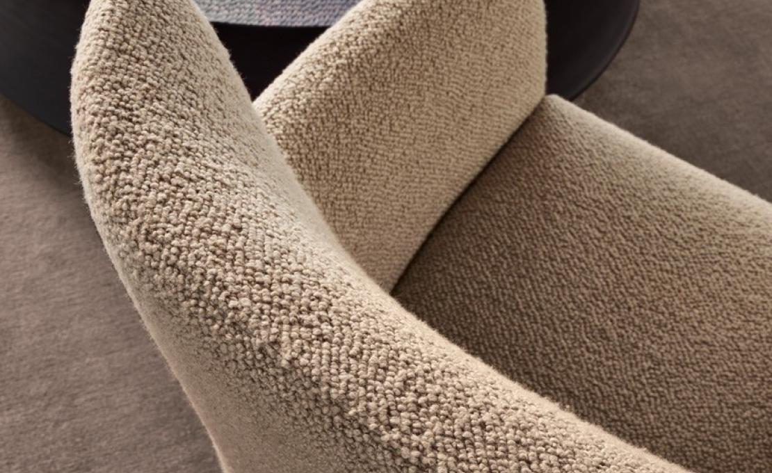 Кресло от фабрики Poliform модель Gentleman Arm