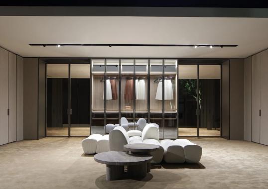 Диван от фабрики Poliform модель ERNEST SOFA