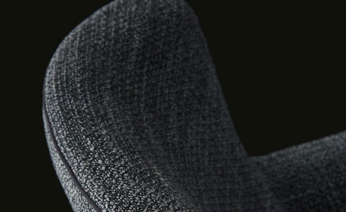 Кресло от фабрики Poliform модель Gentleman Arm