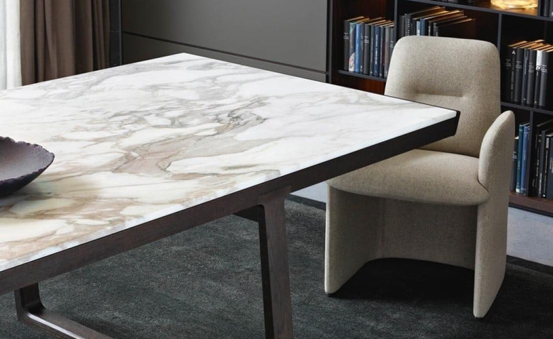 Стул от фабрики Poliform модель Guest  Poliform