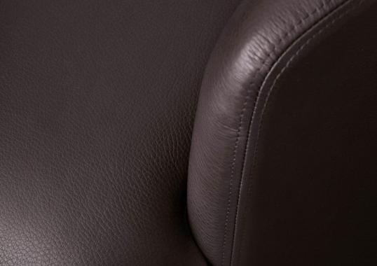 Стул от фабрики Poliform модель Guest  Poliform