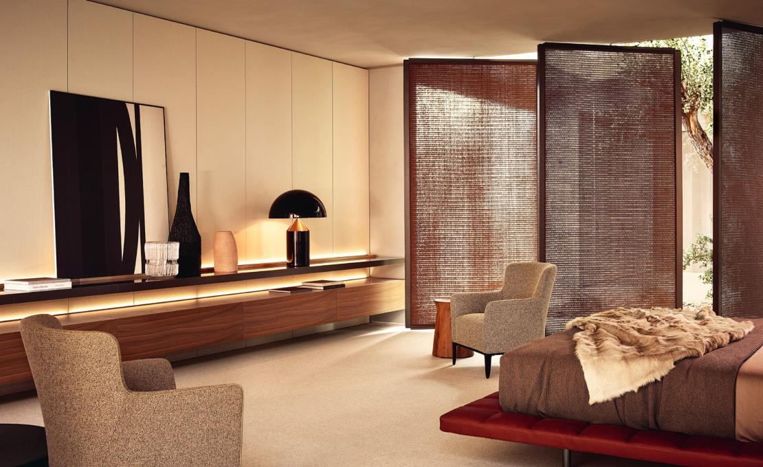 Кресло от фабрики Poliform модель Gentleman Arm