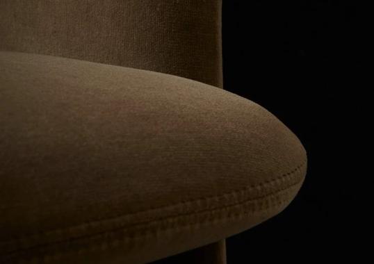 Стул от фабрики Poliform модель Guest  Poliform