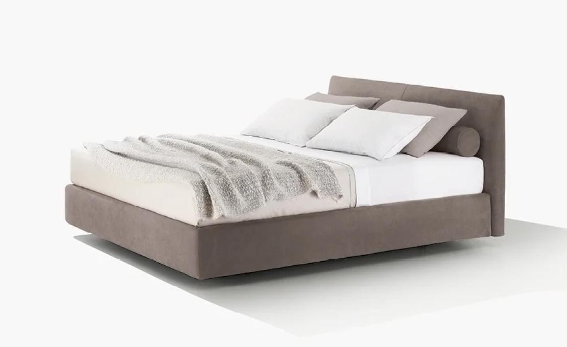 Кровать от фабрики Poliform модель Jacqueline Bed 