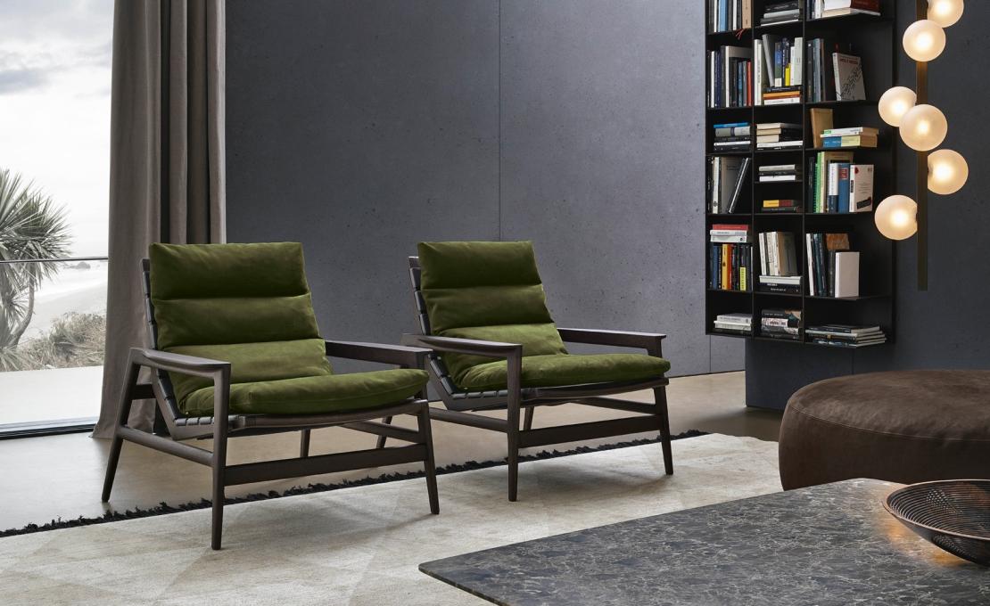 Кресло от фабрики Poliform модель Ipanema Arm LeatherStrap