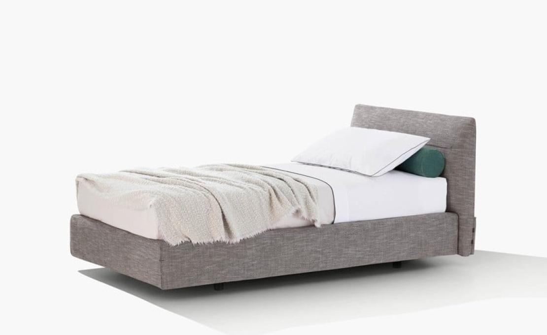 Кровать от фабрики Poliform модель Jacqueline Bed 