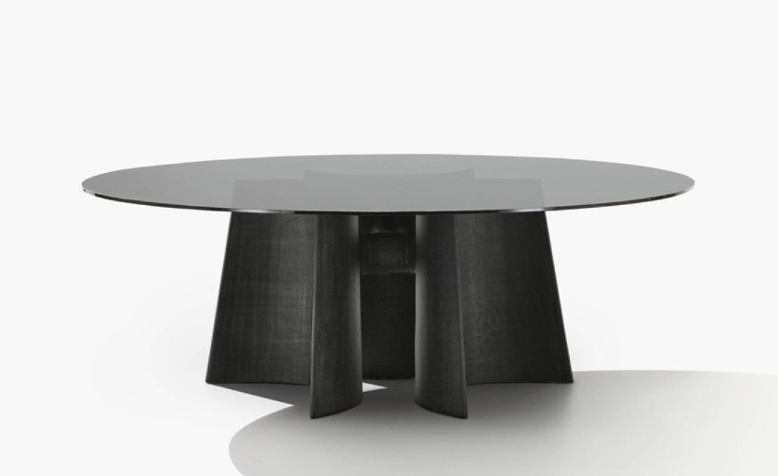 Стол от фабрики Poliform модель Kensington Table