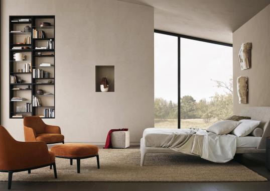 Кровать от фабрики Poliform модель Kelly Imbottito Bed