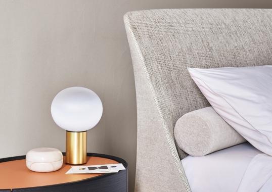 Кровать от фабрики Poliform модель Kelly Imbottito Bed