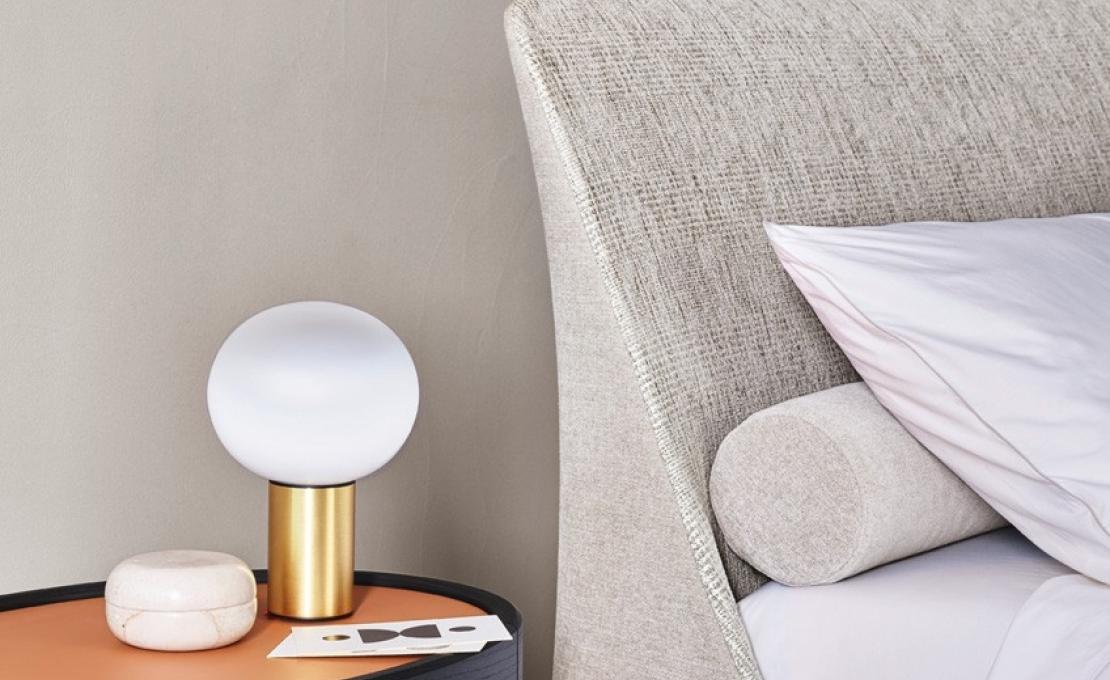 Кровать от фабрики Poliform модель Kelly Imbottito Bed