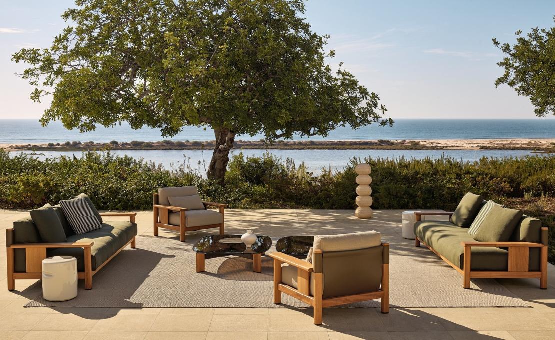 Уличный диван от фабрики Poliform модель KETCH SOFA