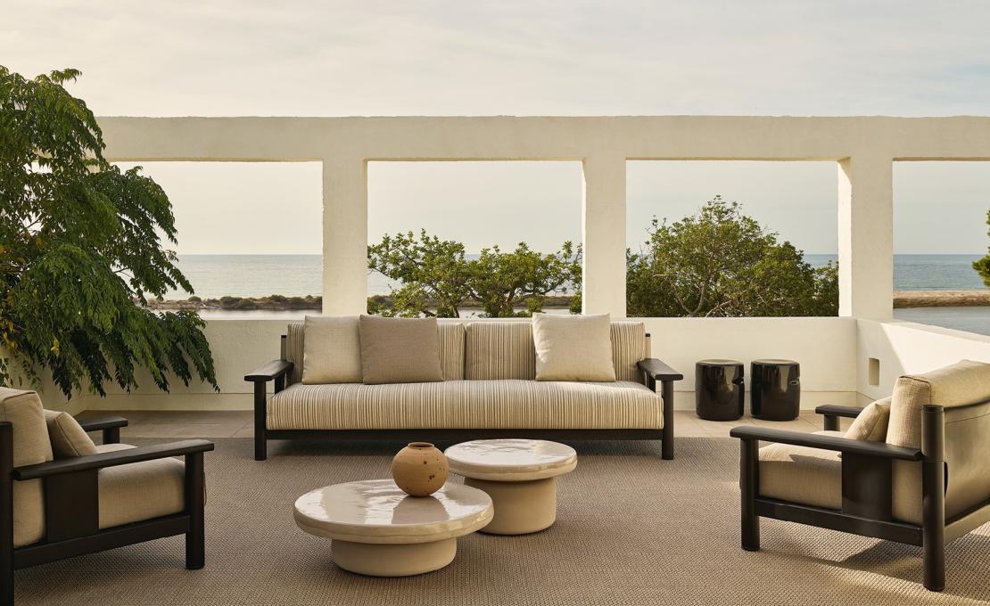 Уличный диван от фабрики Poliform модель KETCH SOFA