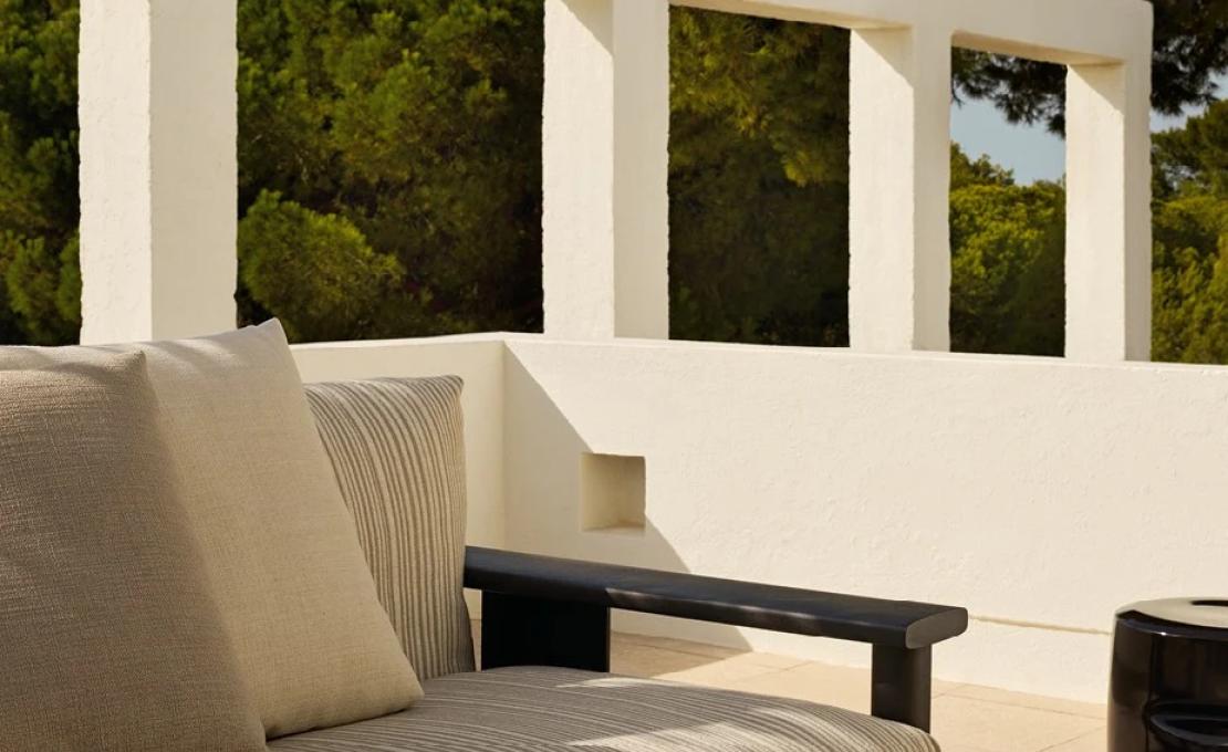 Уличный диван от фабрики Poliform модель KETCH SOFA