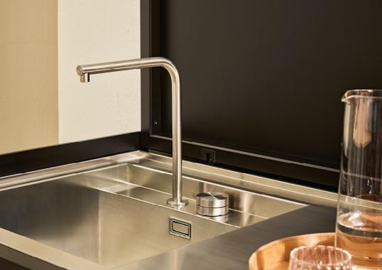 Кухни от фабрики Poliform модель LAND KITCHEN