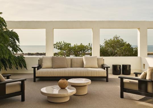 Уличное кресло от фабрики Poliform модель KETCH ARM