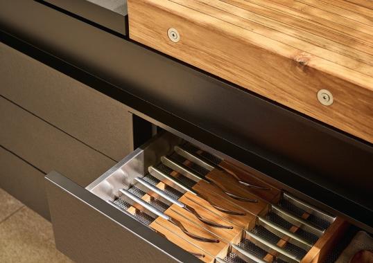 Кухни от фабрики Poliform модель LAND KITCHEN