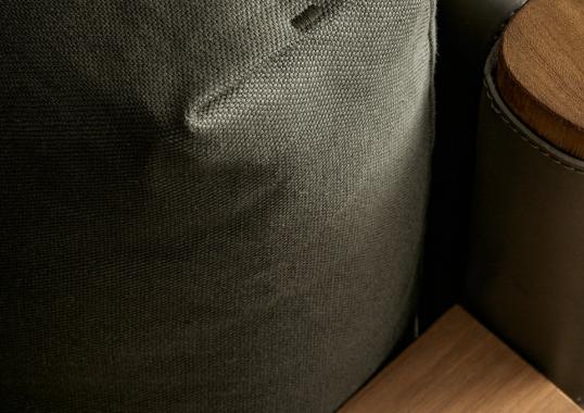 Уличный диван от фабрики Poliform модель KETCH SOFA