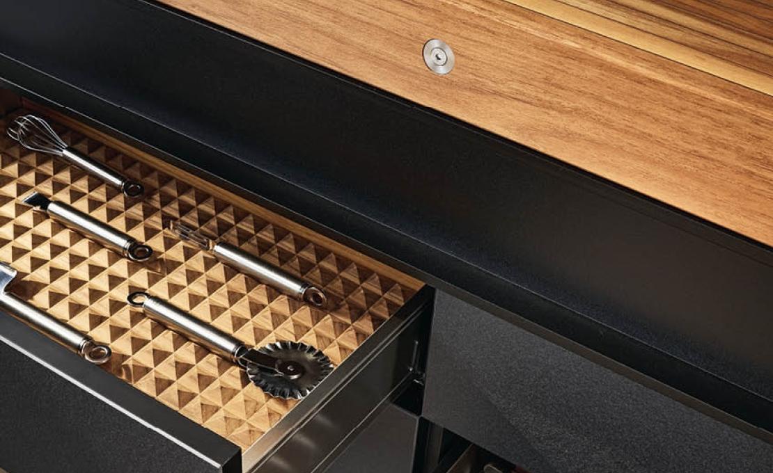 Кухни от фабрики Poliform модель LAND KITCHEN