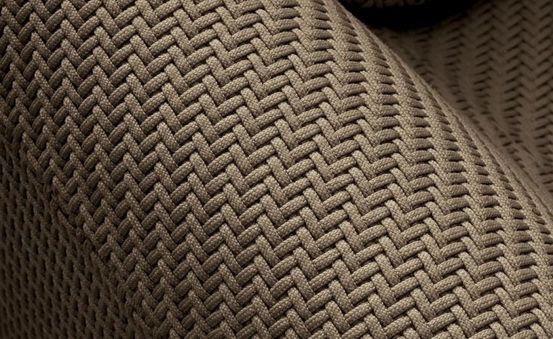 Уличное кресло от фабрики Poliform модель LE CLUB OUTDOOR ARM