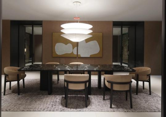 Стул от фабрики Poliform модель LEOPOLD 