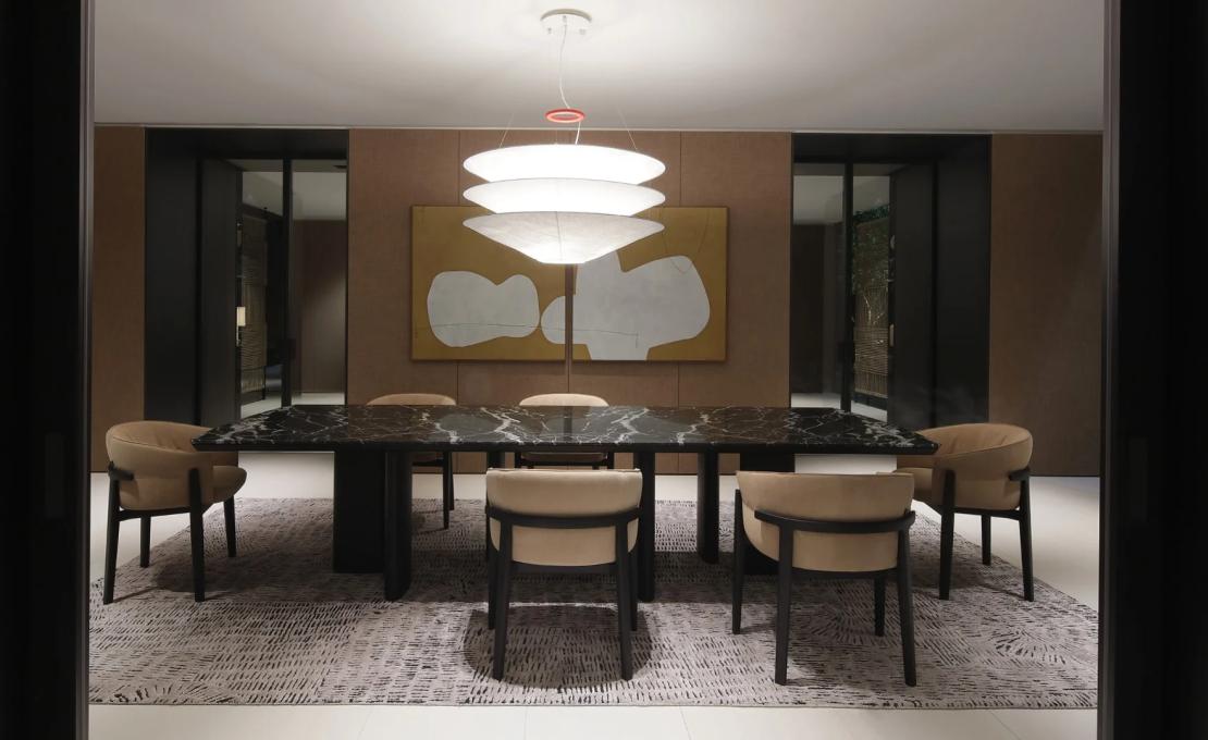 Стул от фабрики Poliform модель LEOPOLD 