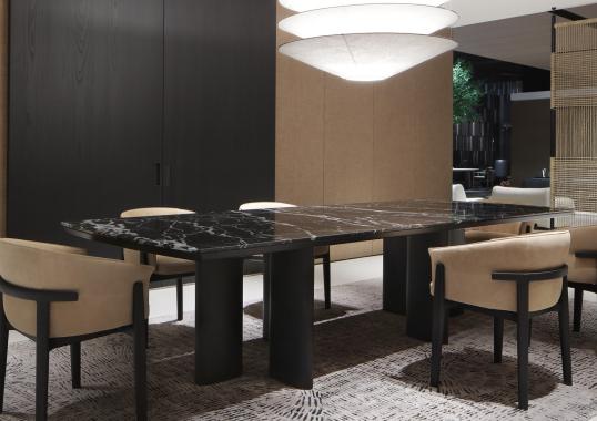 Стул от фабрики Poliform модель LEOPOLD 