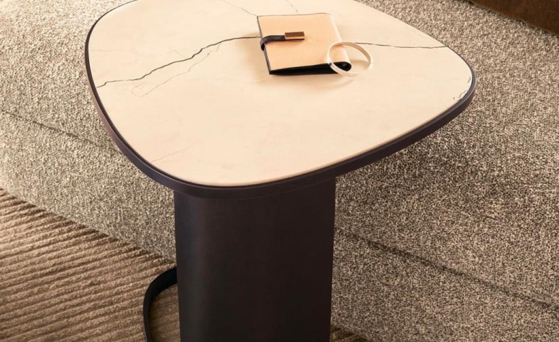 Журнальный столик от фабрики Poliform модель Koishi Side Table