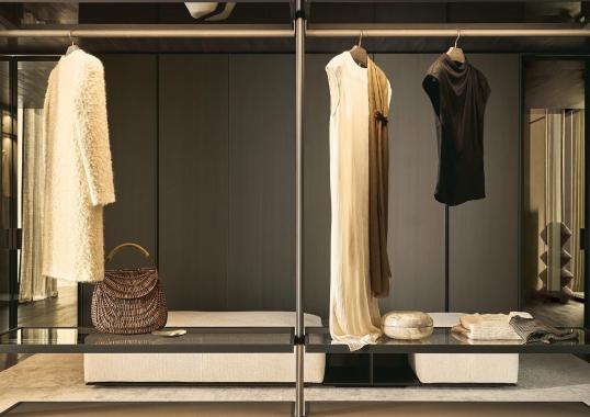 Стеллаж для книг от фабрики Poliform модель Lexington Night System