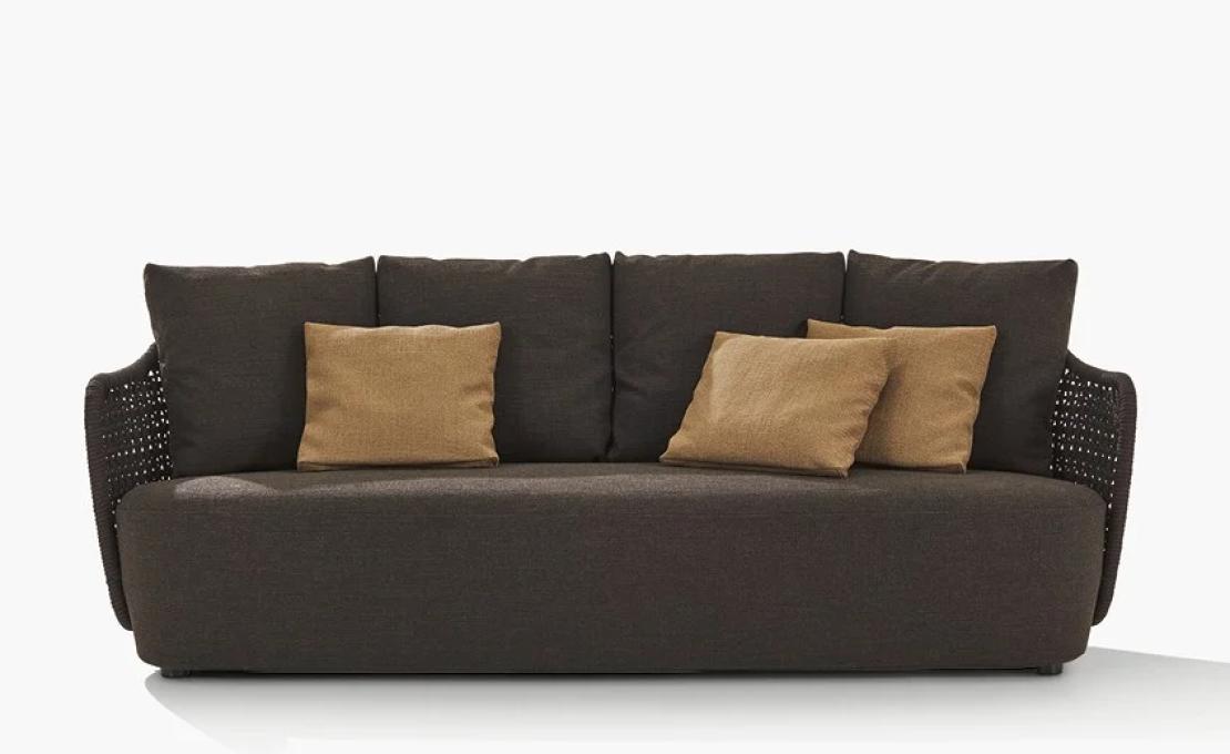 Уличный диван от фабрики Poliform модель MAD OUT SOFA