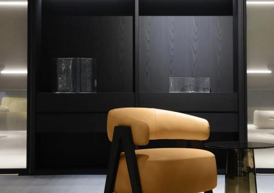 Кресло от фабрики Poliform модель LOAI ARM