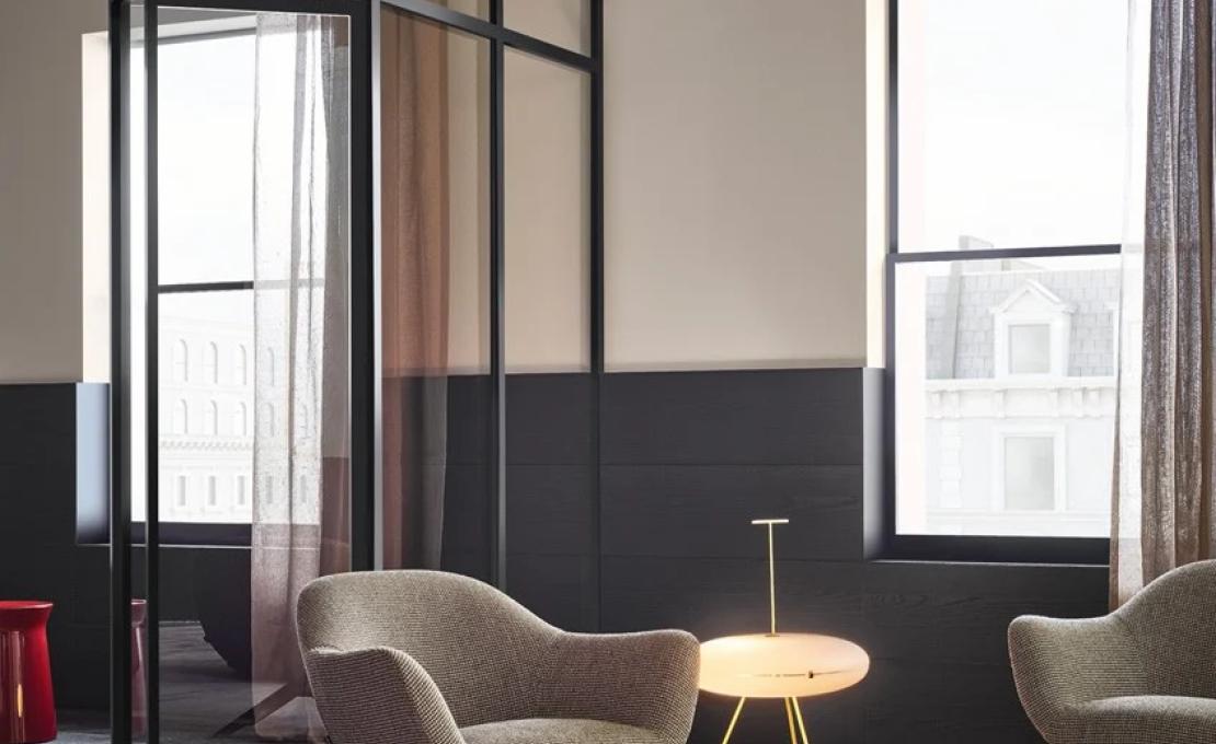 Кресло от фабрики Poliform модель Mad  Small Arm