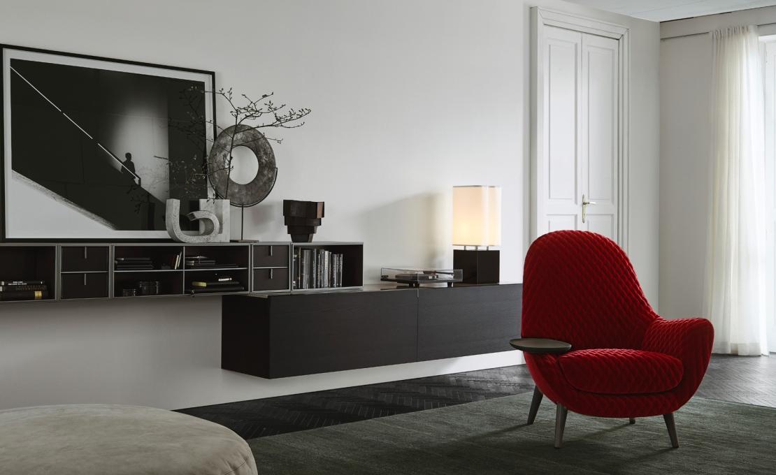 Кресло от фабрики Poliform модель Mad King Arm