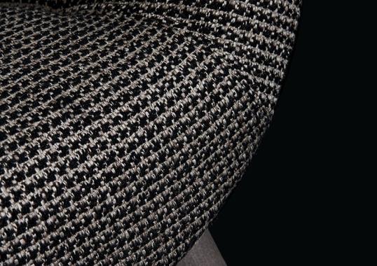 Кресло от фабрики Poliform модель Mad  Arm