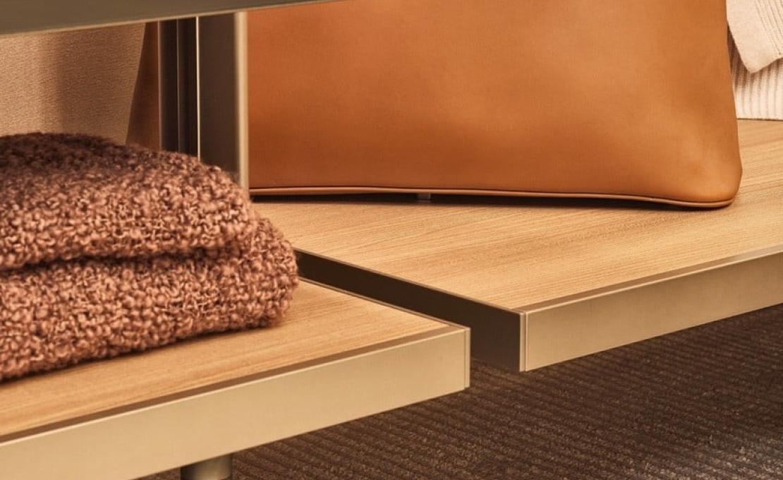 Стеллаж для книг от фабрики Poliform модель Lexington Night System