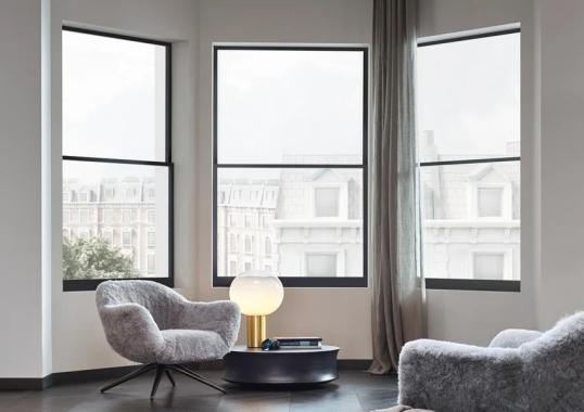 Кресло от фабрики Poliform модель Mad  Small Arm