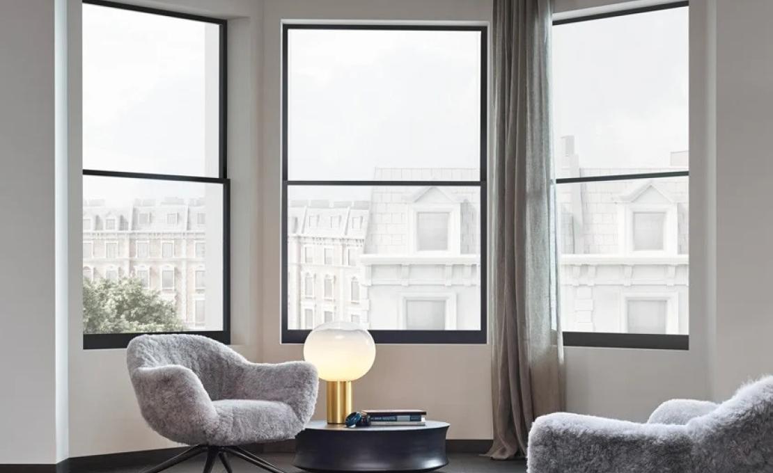 Кресло от фабрики Poliform модель Mad  Small Arm