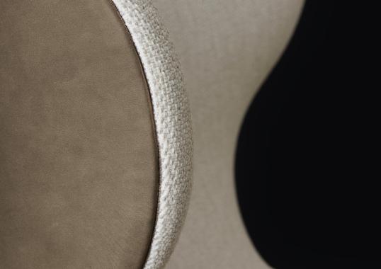 Кресло от фабрики Poliform модель MAPN800J