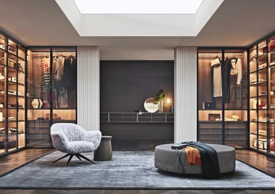 Кресло от фабрики Poliform модель Mad  Small Arm