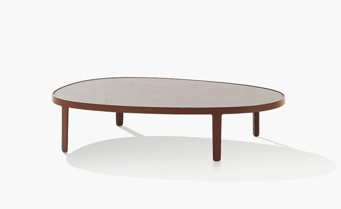 Уличный стол от фабрики Poliform модель MAD OUT 