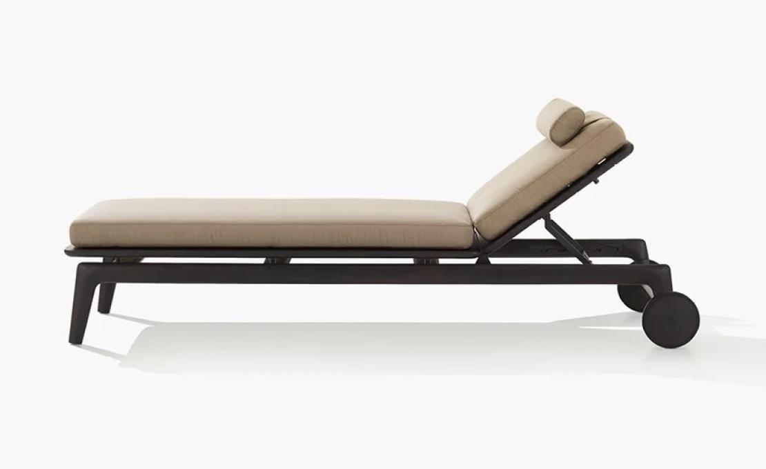 Шезлонг уличныйот фабрики Poliform модель MAGNOLIA SUNBED