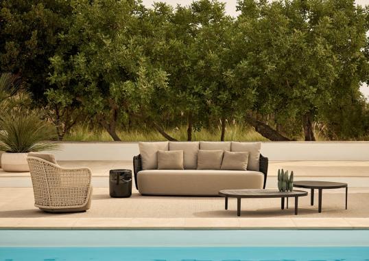 Уличный диван от фабрики Poliform модель MAD OUT SOFA