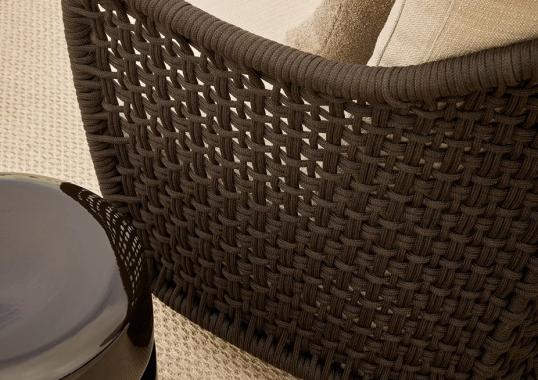 Уличный диван от фабрики Poliform модель MAD OUT SOFA