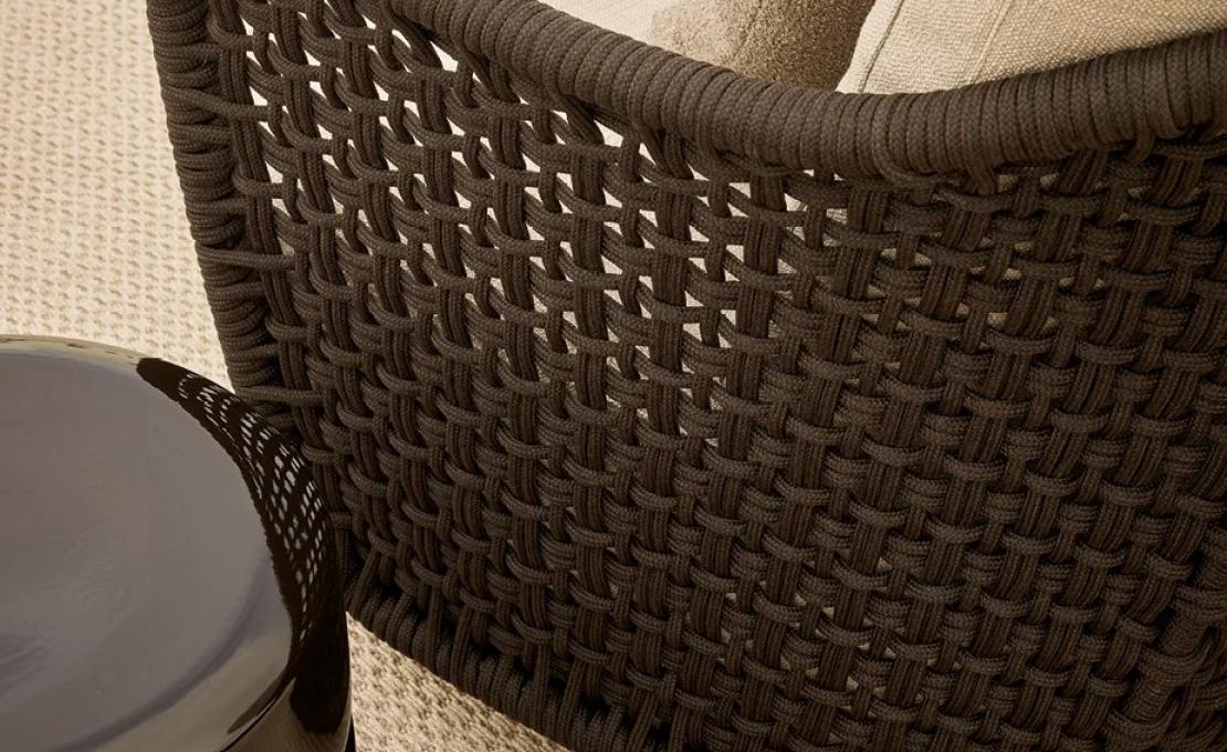 Уличный диван от фабрики Poliform модель MAD OUT SOFA