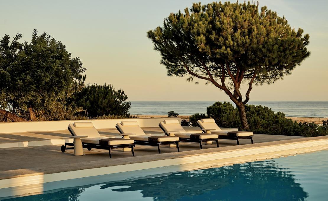 Шезлонг уличныйот фабрики Poliform модель MAGNOLIA SUNBED