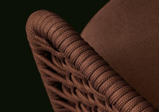 Уличное кресло от фабрики Poliform модель MAD OUT ARM