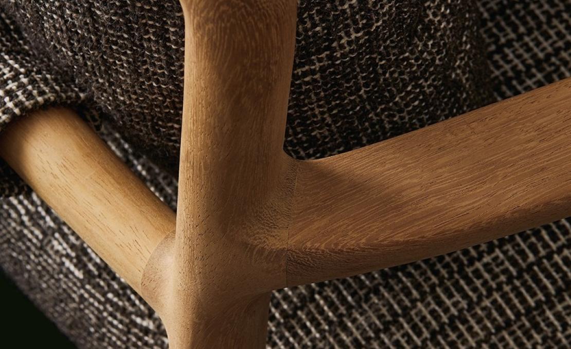 Уличное кресло от фабрики Poliform модель MAGNOLIA ARM