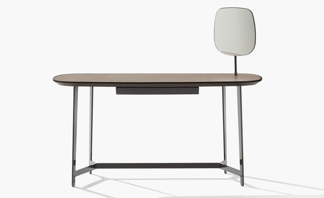 Письменный стол от фабрики Poliform модель SMH140